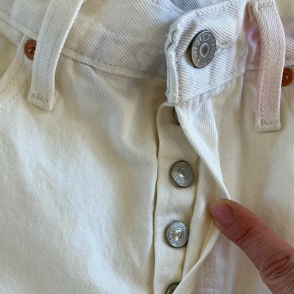 EUC LEVI'S WOMEN'S TIE DYE 501 ORIGINAL DENIM BUTTON-DOWN CUTOFF SHORTS 28 - Picture 7 of 10